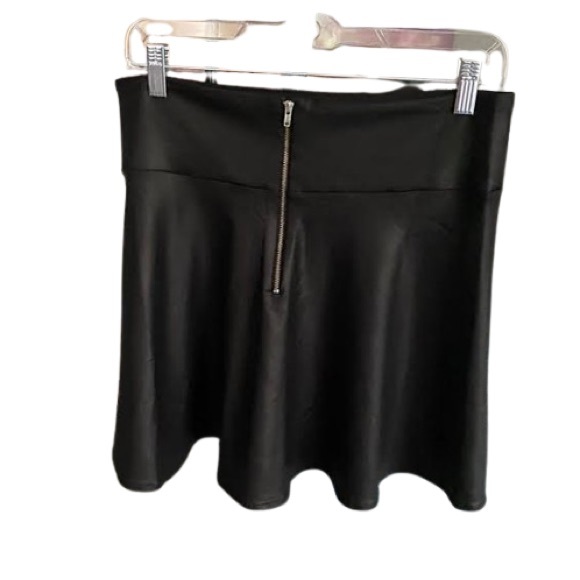 Pleather Skater Skirt Forever 21 - Picture 12 of 13